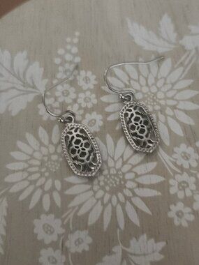 Kendra Scott Filigree Silver Small Drop Earrings